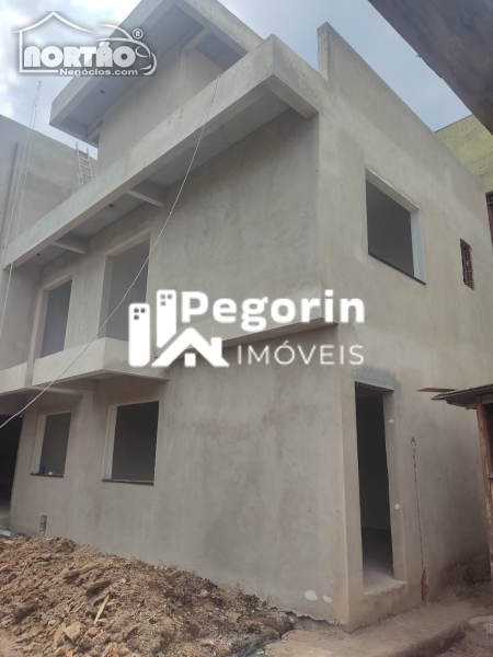 Sobrado a venda no ABRANCHES em Curitiba/PR