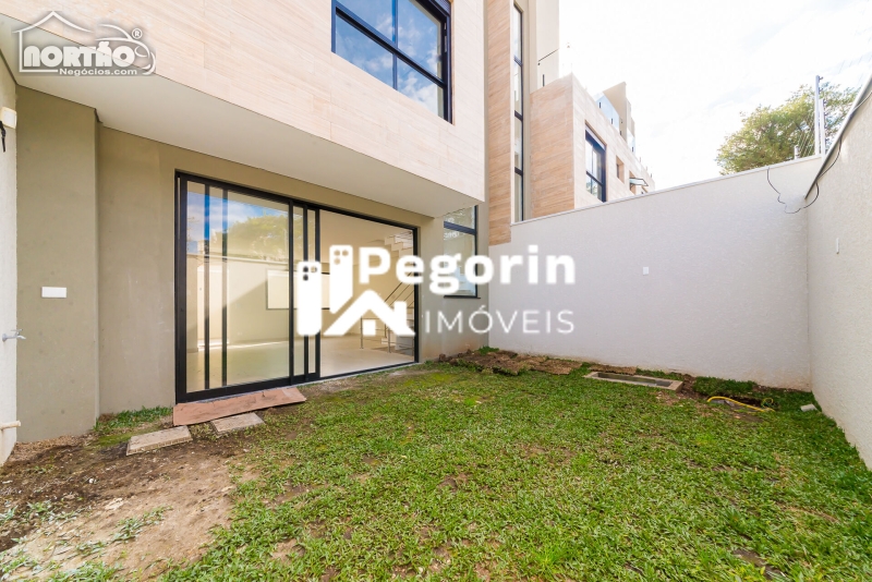 SOBRADO A VENDA NO GUABIROTUBA EM CURITIBA/PR