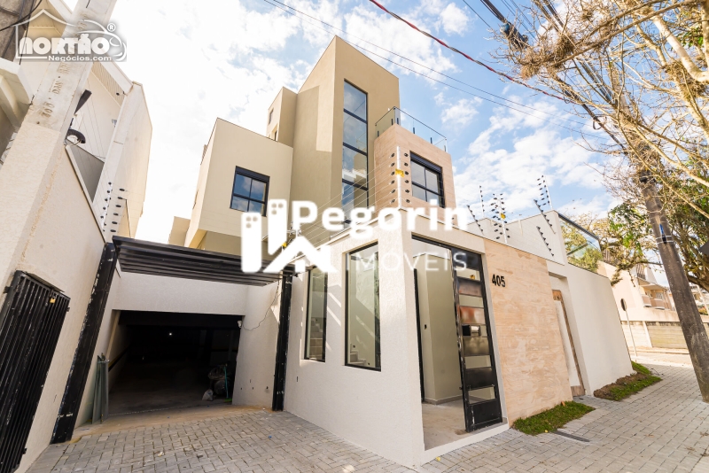 Sobrado a venda no GUABIROTUBA em Curitiba/PR