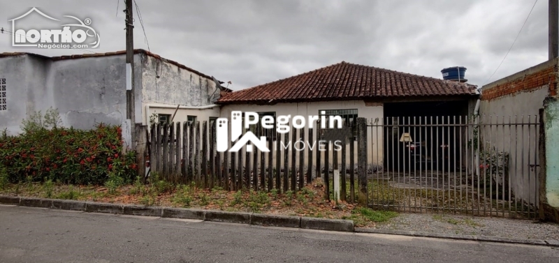 CASA A VENDA NO VARGEM GRANDE EM PINHAIS/PR