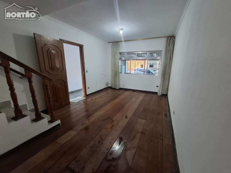 Sobrado a venda no JARDIM ERNESTINA em São Paulo/SP