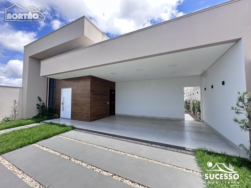 CASA a venda no RESIDENCIAL PARIS em Sinop/MT