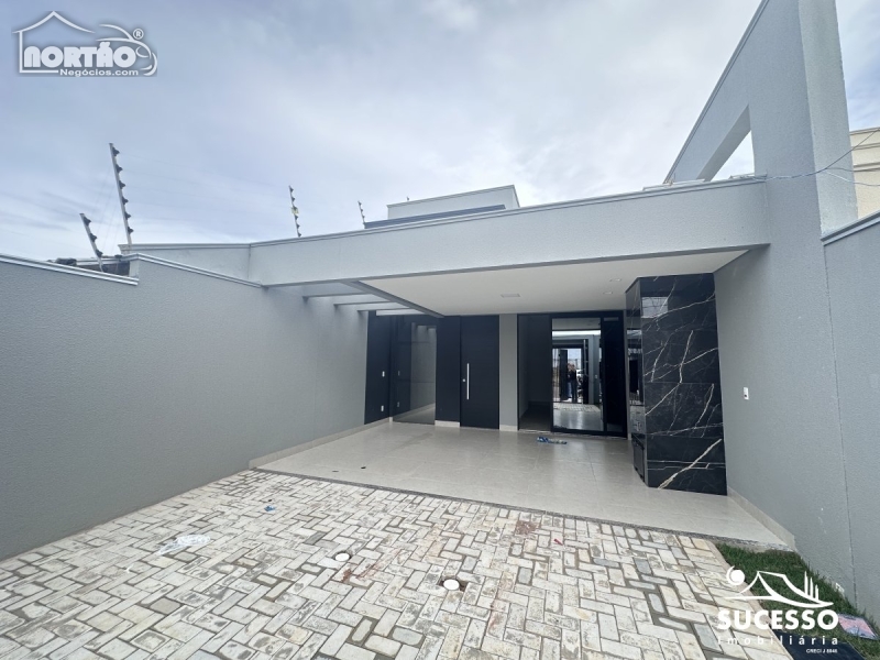 CASA A VENDA NO JARDIM IPORÃ EM SINOP/MT