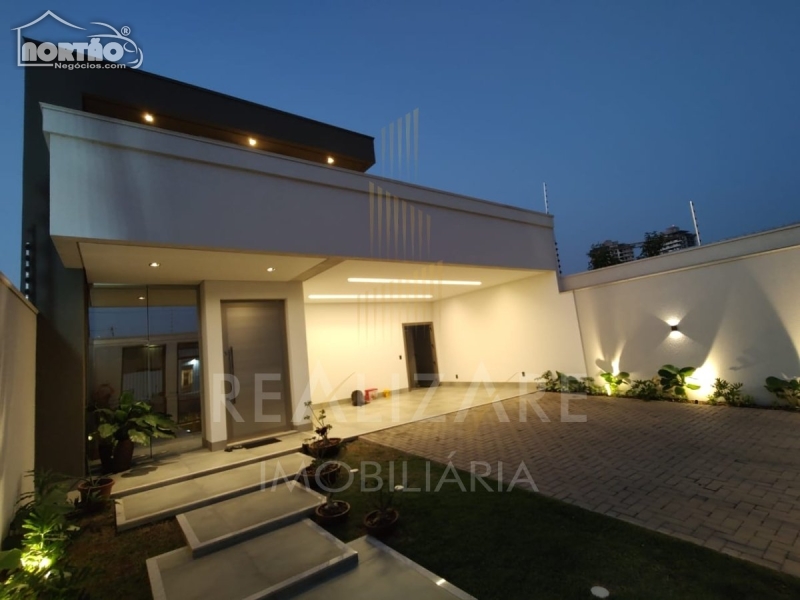 CASA a venda no JARDIM CURITIBA em Sinop/MT