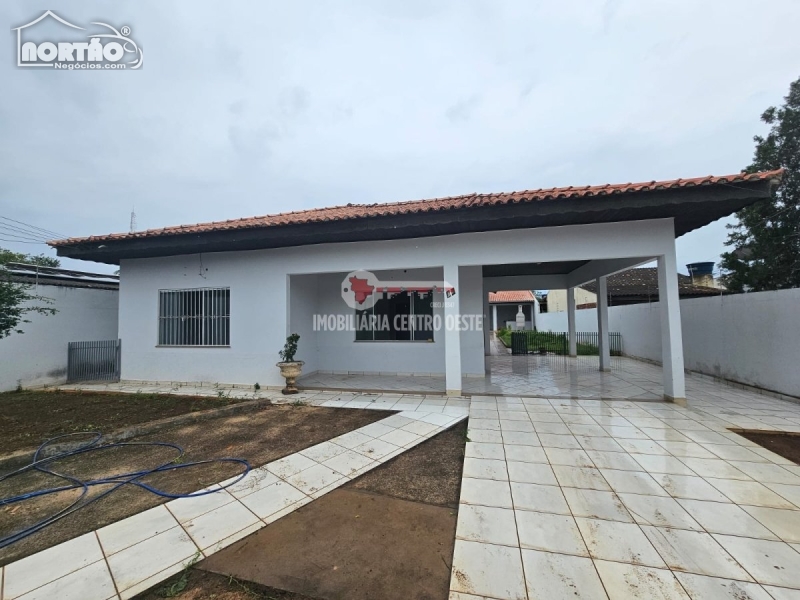 CASA PARA LOCAÇÃO NO JARDIM JACARANDÁS EM SINOP/MT