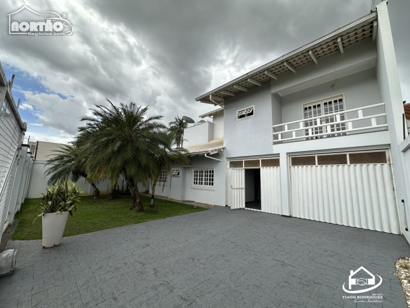 Casa, 3 quartos, 324 m² - Foto 2