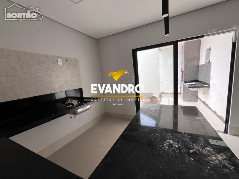 Casa, 3 quartos, 117 m² - Foto 2