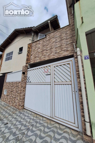 Sobrado para locação no GUILHERMINA em Praia Grande/SP