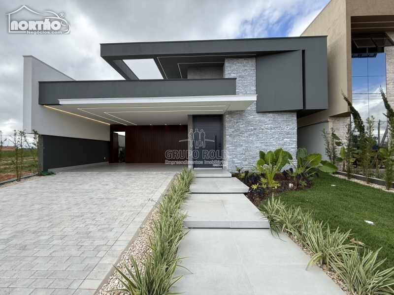 CASA a venda no CONDOMINIO FECHADO AQUARELA DOS POEMAS em Sinop/MT