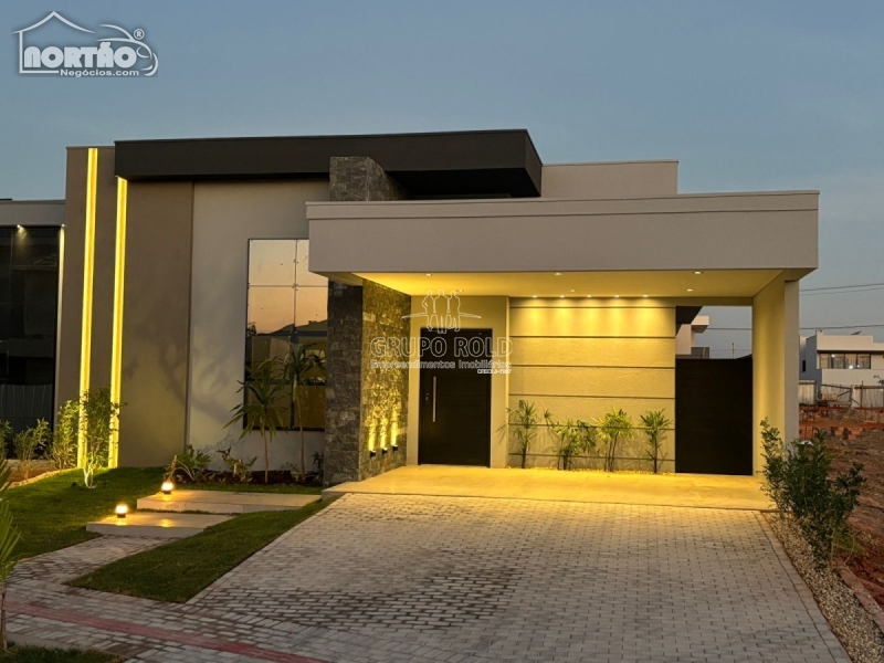 CASA A VENDA NO CONDOMÍNIO AQUARELA DOS POEMAS EM SINOP/MT