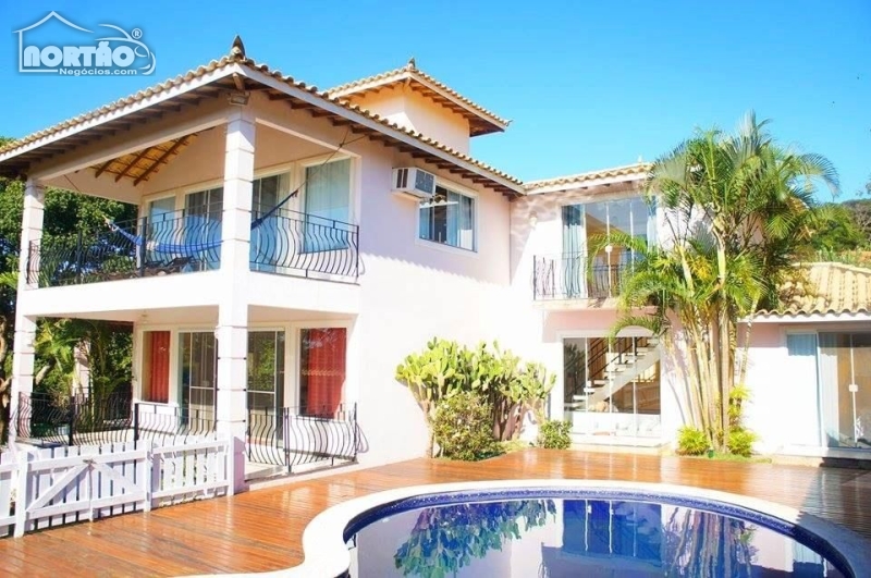 CASA A VENDA NO FERRADURA EM ARMAÇÃO DOS BÚZIOS/RJ