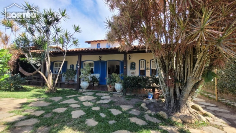 CASA A VENDA NO MANGUINHOS EM ARMAÇÃO DOS BÚZIOS/RJ