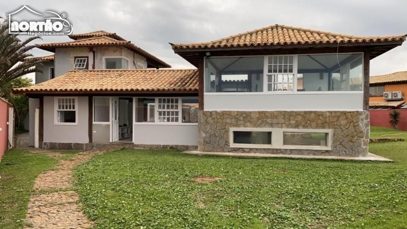 CASA A VENDA NO MANGUINHOS EM ARMAÇÃO DOS BÚZIOS/RJ