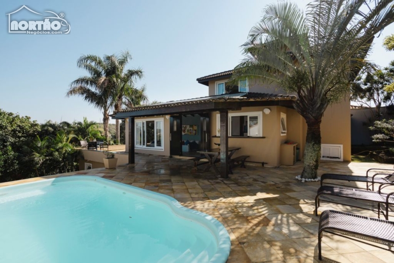 CASA A VENDA NO ALTO DE BÚZIOS EM ARMAÇÃO DOS BÚZIOS/RJ