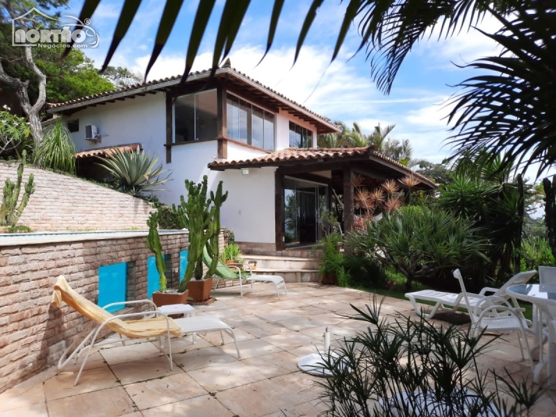 CASA A VENDA NO FERRADURA EM ARMAÇÃO DOS BÚZIOS/RJ