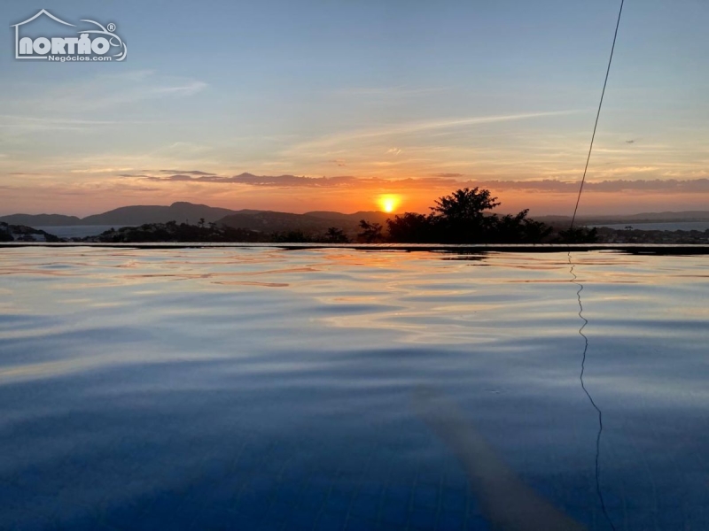 CASA A VENDA NO ALTO DE BÚZIOS EM ARMAÇÃO DOS BÚZIOS/RJ
