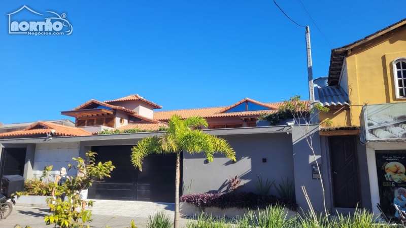 CASA A VENDA NO CENTRO (MANGUE) EM ARMAÇÃO DOS BÚZIOS/RJ