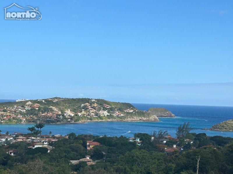 CASA A VENDA NO ALTO DE BÚZIOS EM ARMAÇÃO DOS BÚZIOS/RJ