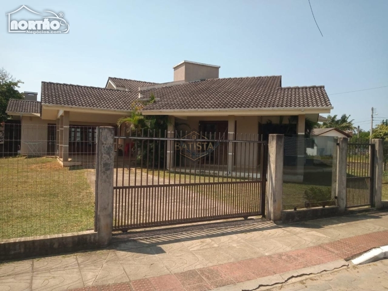 CASA a venda no SILVEIRA em Passo de Torres/SC