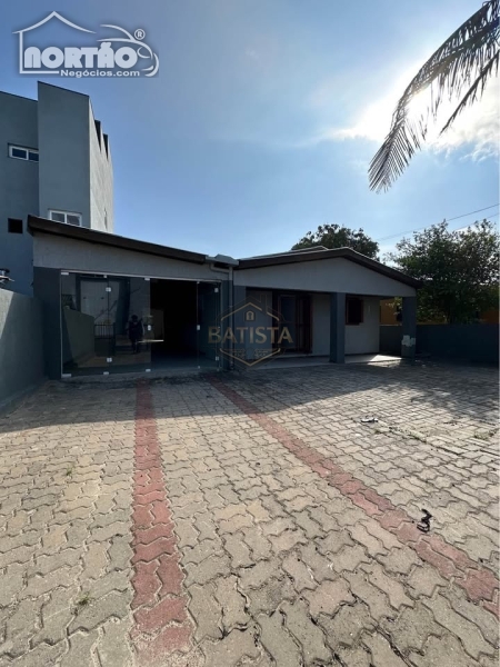 CASA a venda no CENTRO em Passo de Torres/SC