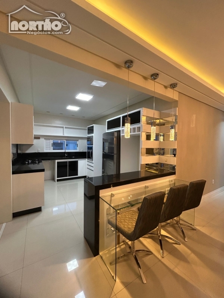 APARTAMENTO A VENDA NO MEIA PRAIA EM ITAPEMA/SC