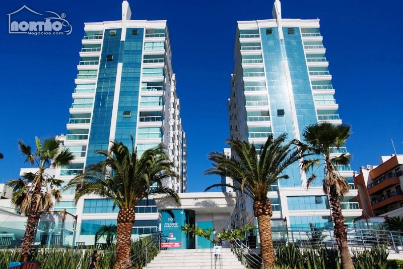 APARTAMENTO A VENDA NO MEIA PRAIA EM ITAPEMA/SC