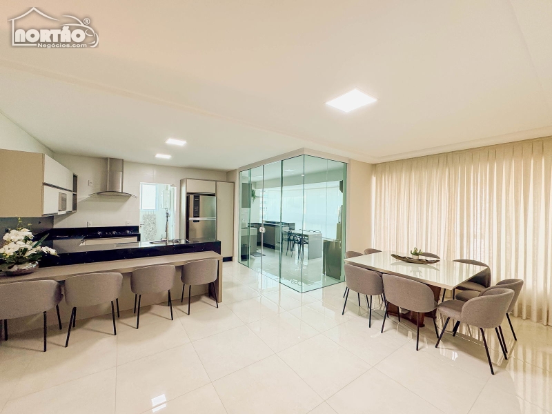 APARTAMENTO A VENDA NO MEIA PRAIA EM ITAPEMA/SC