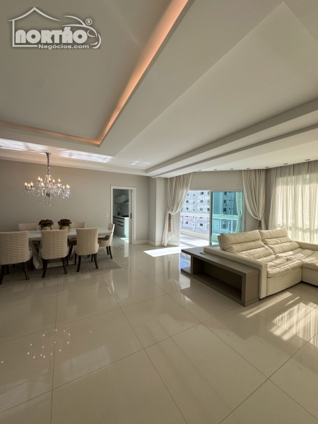 APARTAMENTO A VENDA NO MEIA PRAIA EM ITAPEMA/SC