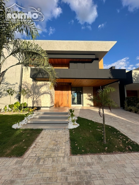 CASA a venda no CONDOMINIO PORTAL DA MATA em Sinop/MT