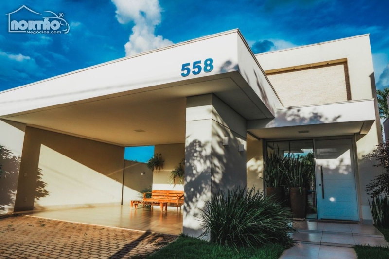 CASA a venda no CONDOMINIO PORTAL DA MATA em Sinop/MT